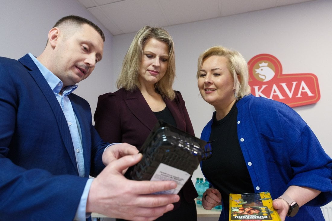 Kā top iemīļotie vistas spārniņi – cilvēki, kas rada "Ķekava Foods" garšu